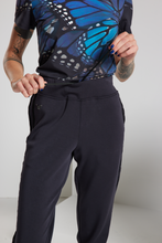Load image into Gallery viewer, Everywhere Jogger - Black