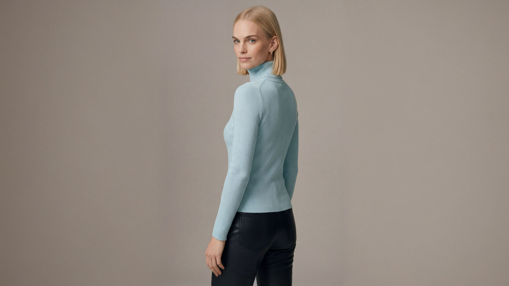 Cashmere Turtle Neck Sweater - Sky Blue