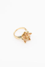 Load image into Gallery viewer, Gold Flower Ring