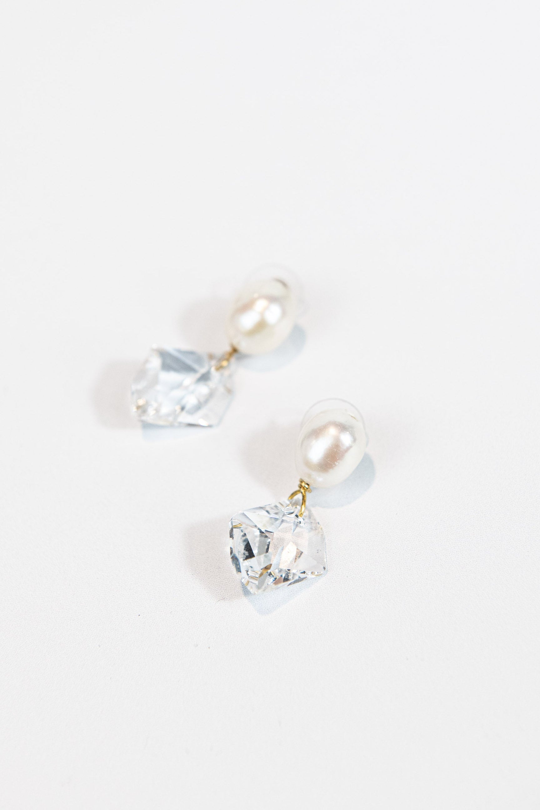 Freshwater pearl stud gold earrings with Swarovski crystal drop