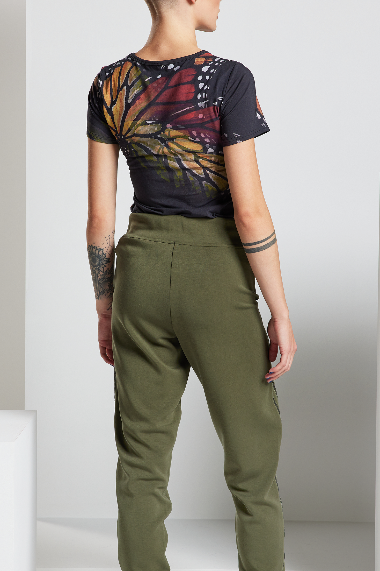 Everywhere Jogger - Olivine