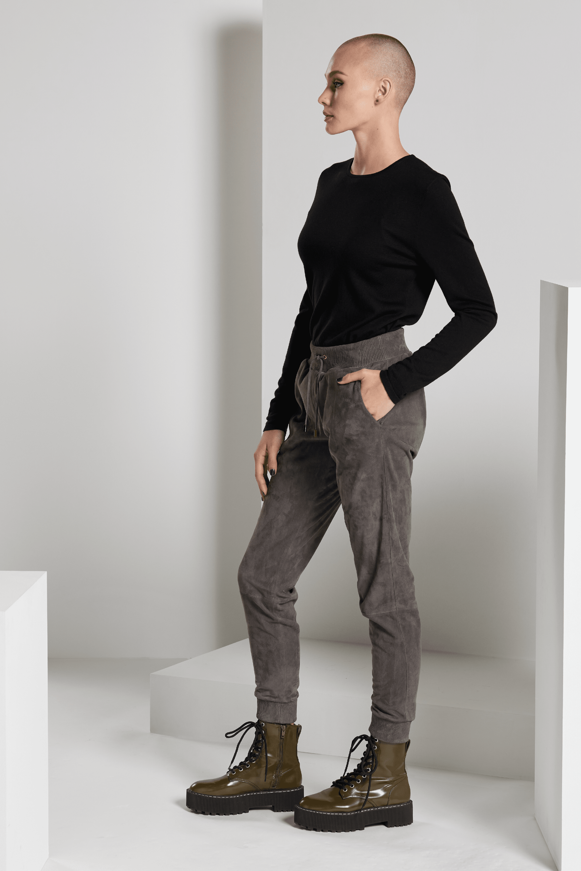 Flyer Suede Jogger