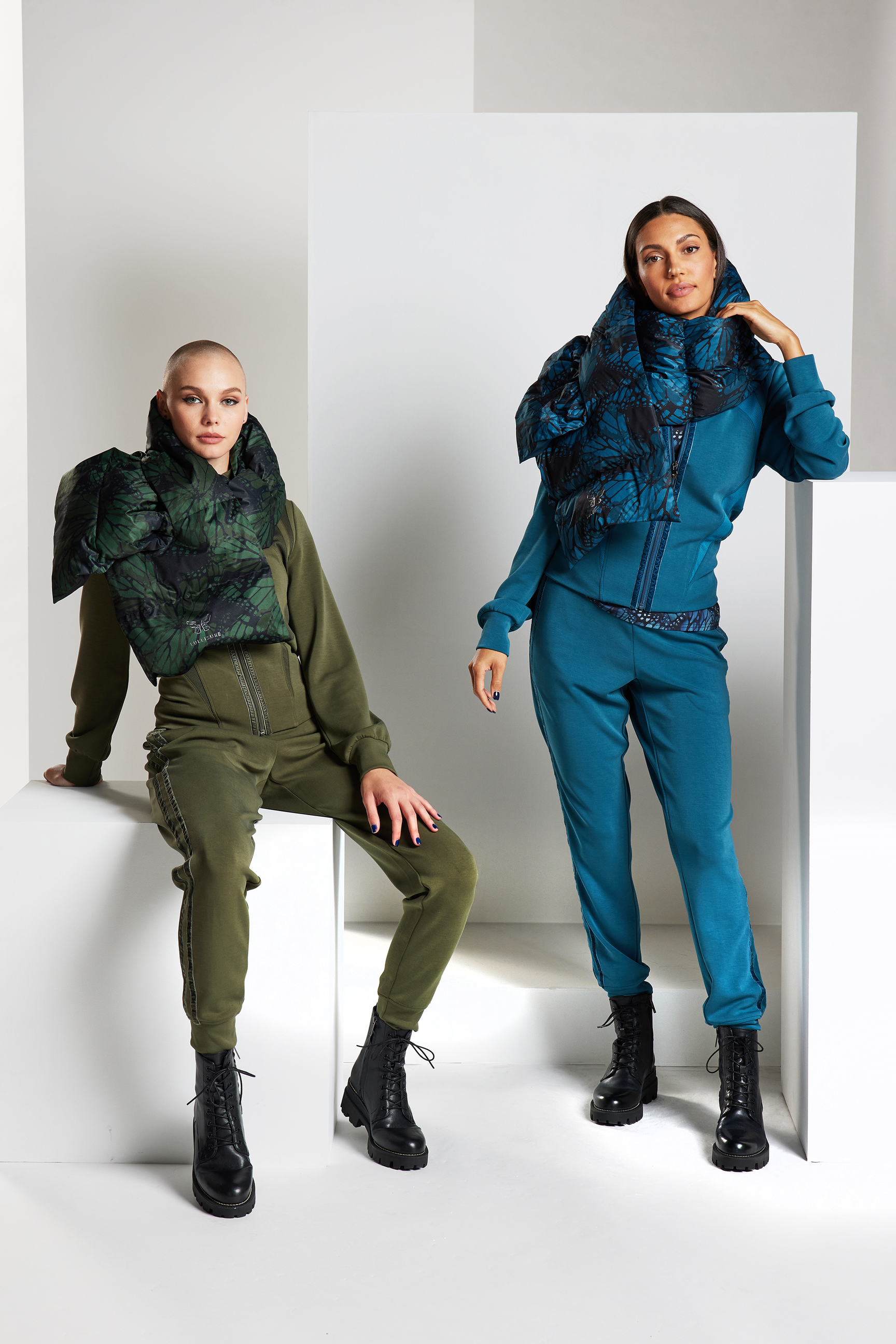 Signature Monarch Goose Down Puffer Scarf - Blue