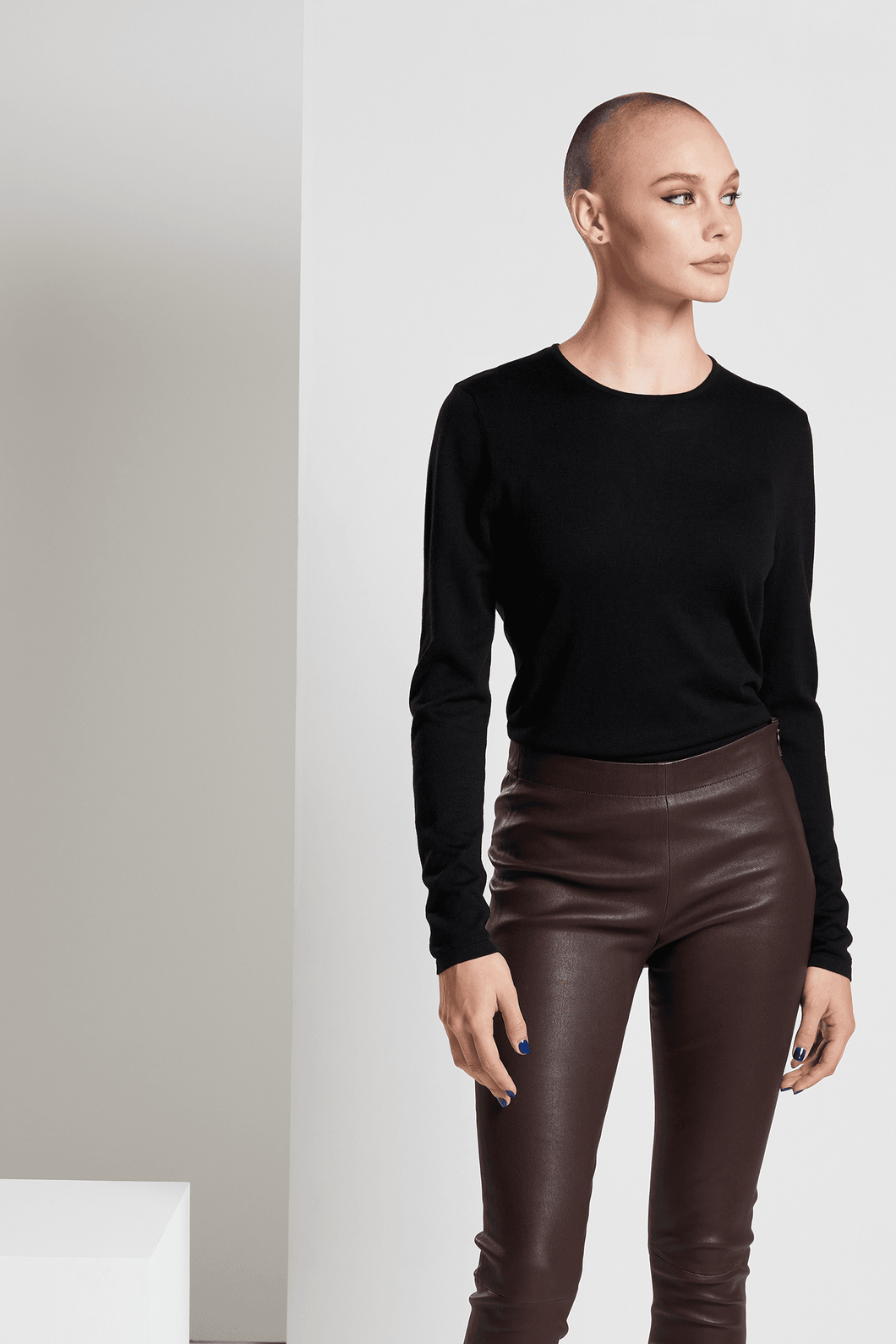 Silk Cashmere Relaxed Fit Crewneck - Black